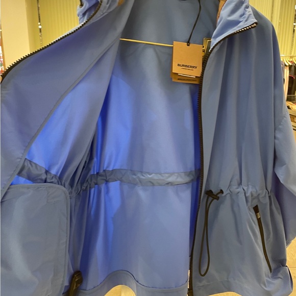 Brand new Burberry women’s rain jacket 8 - Picture 2 of 6